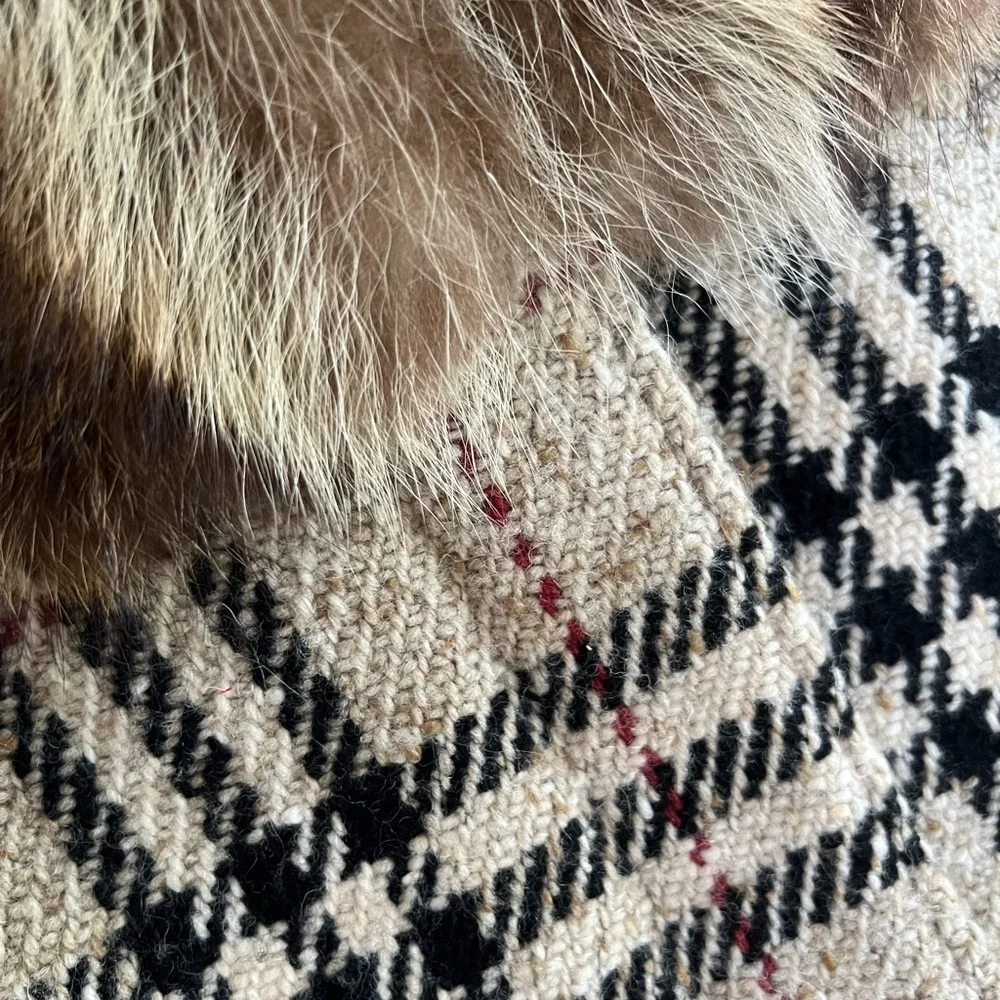 Burberry Beige Plaid Wool Coat with Brown Fur Trim - Picture 3 of 15